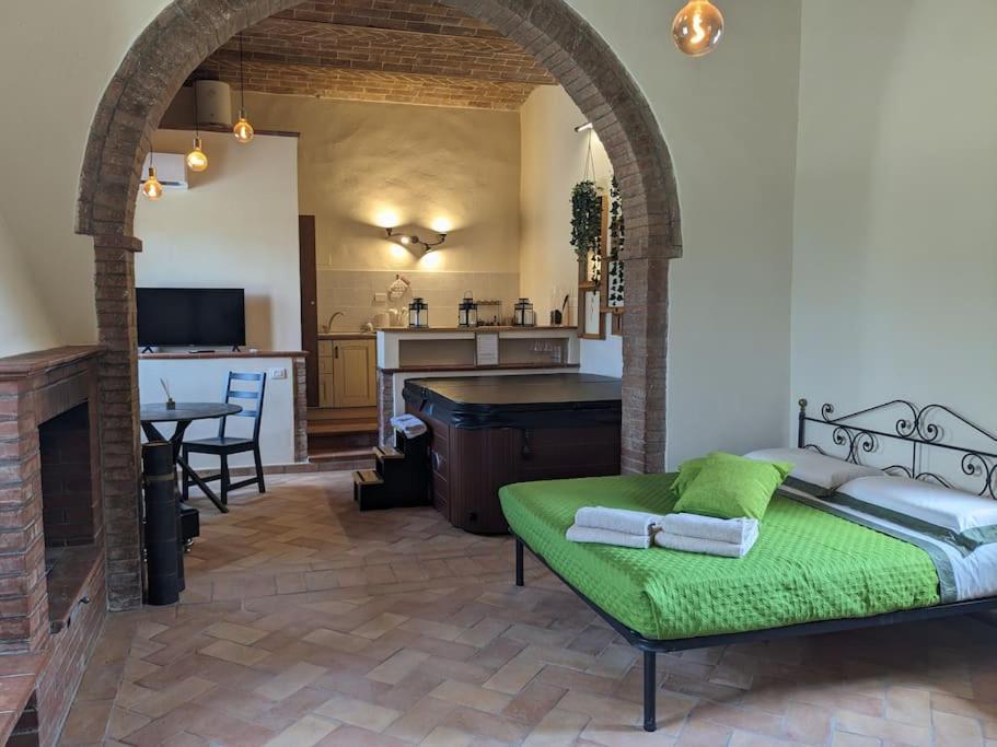 Relax Nella Jacuzzi In Toscana กอลเลวัลเดลซา ภายนอก รูปภาพ