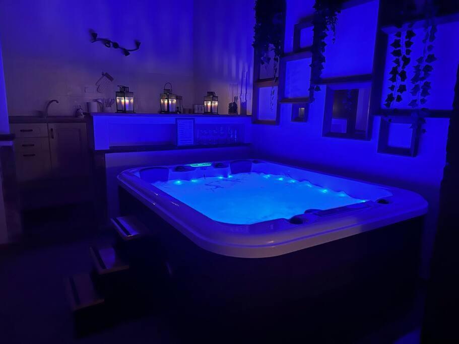 Relax Nella Jacuzzi In Toscana กอลเลวัลเดลซา ภายนอก รูปภาพ
