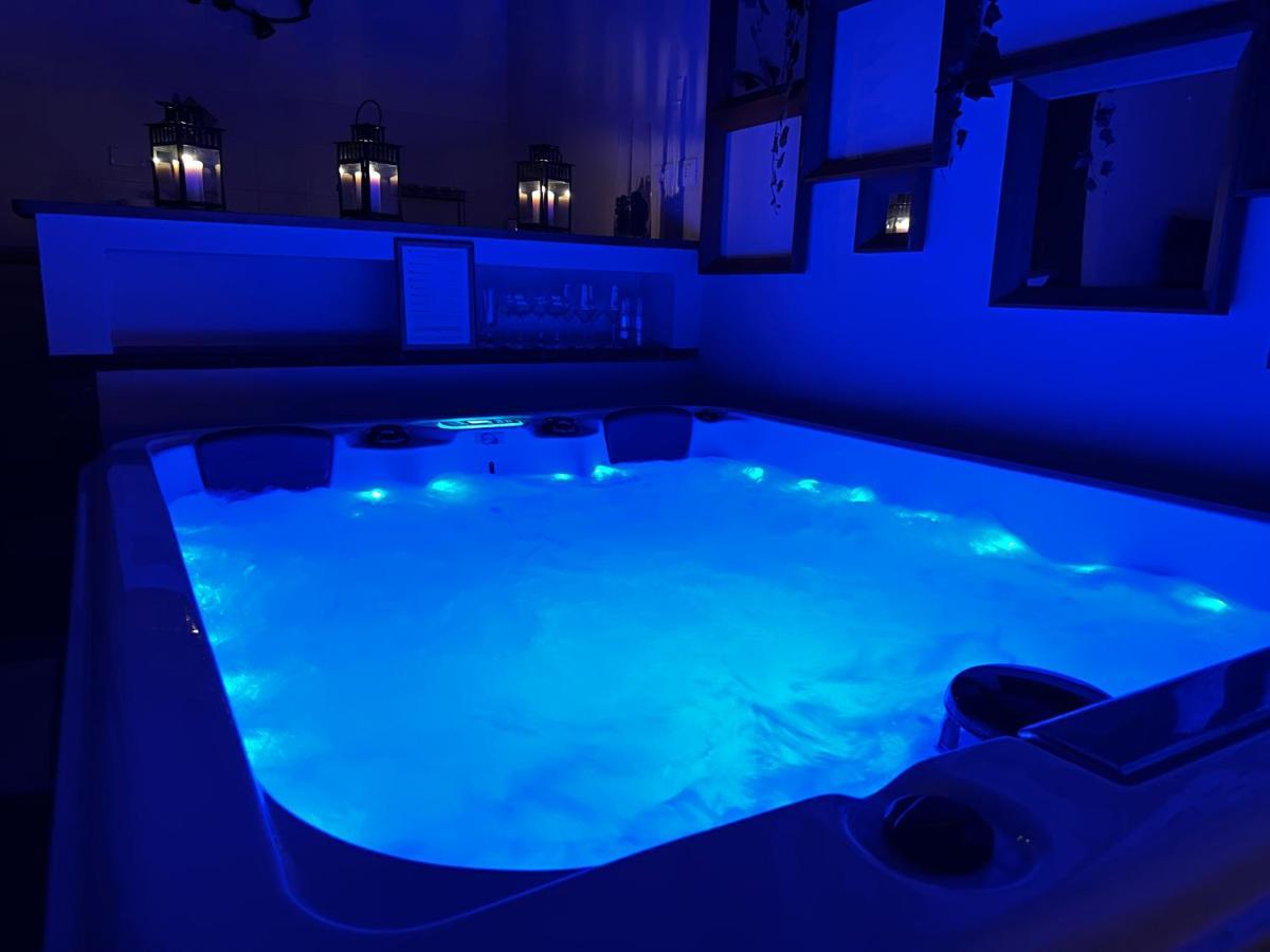 Relax Nella Jacuzzi In Toscana กอลเลวัลเดลซา ภายนอก รูปภาพ